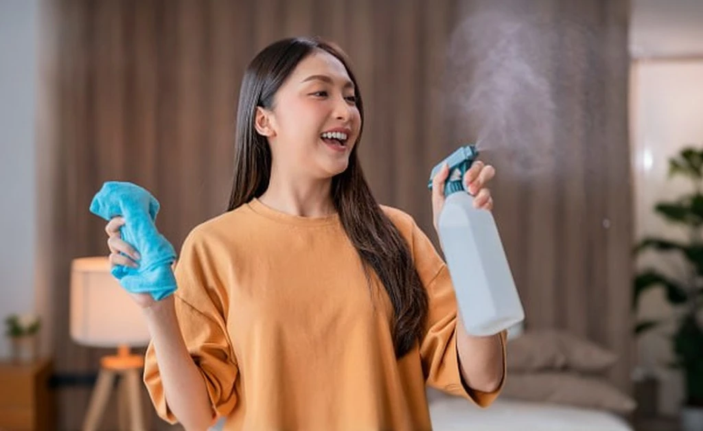 How to Make Fabric Deodorizer Spray